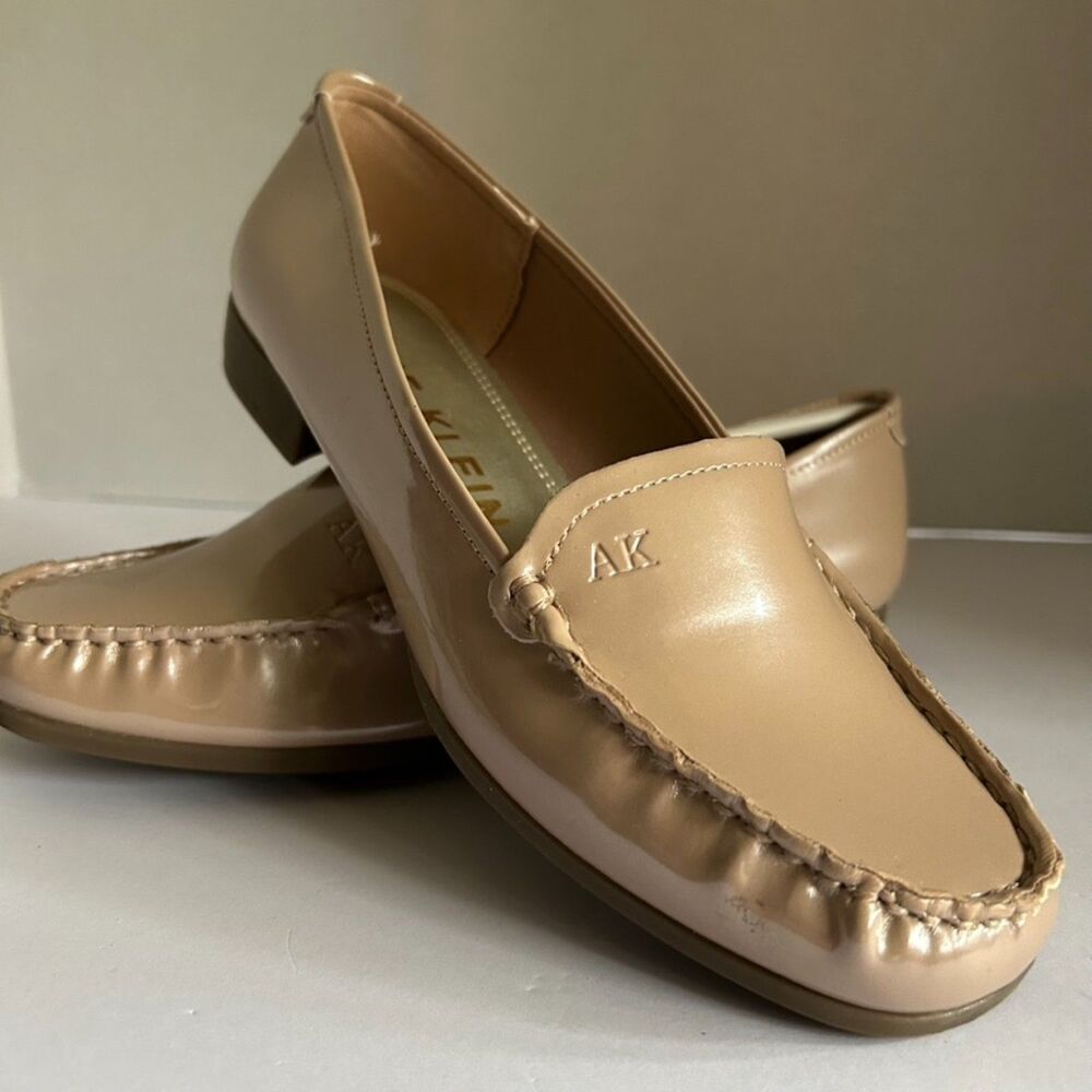 NIB Anne Klein, Vama Patent Leather Flat Loafer, Natural Nude, 6.5 Workwear